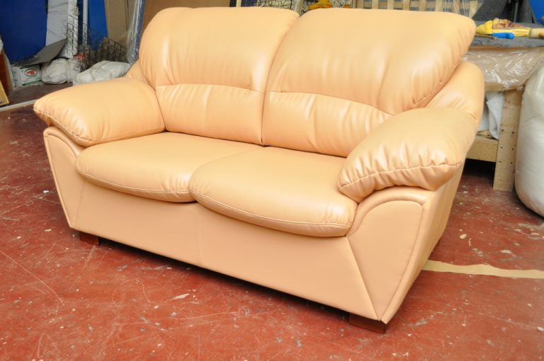 Перетяжка мягкой мебели